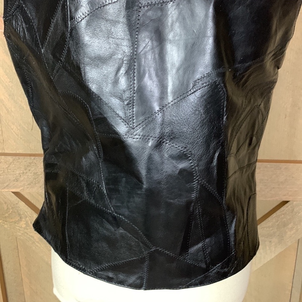 Diamond Plate buffalo leather vest with embroidered flowers Size Medium - Picture 9 of 13
